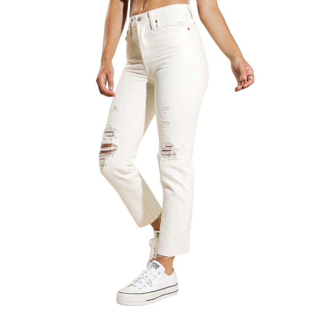 Levi’s Wedgie white jeans straight leg, high waist size 29 excellent condition